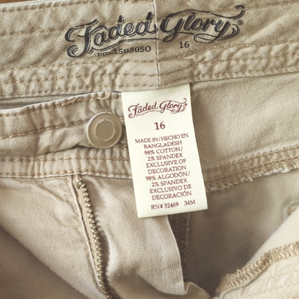 Capri Pants - Picture 4 of 4